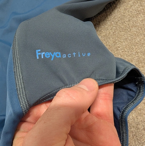 Freya Active Women's One Piece Freestyle Molded Undewired Swimsuit 36DDD - Picture 4 of 13